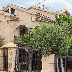  Appartamento With Wifi Basanija, Umag - 7148